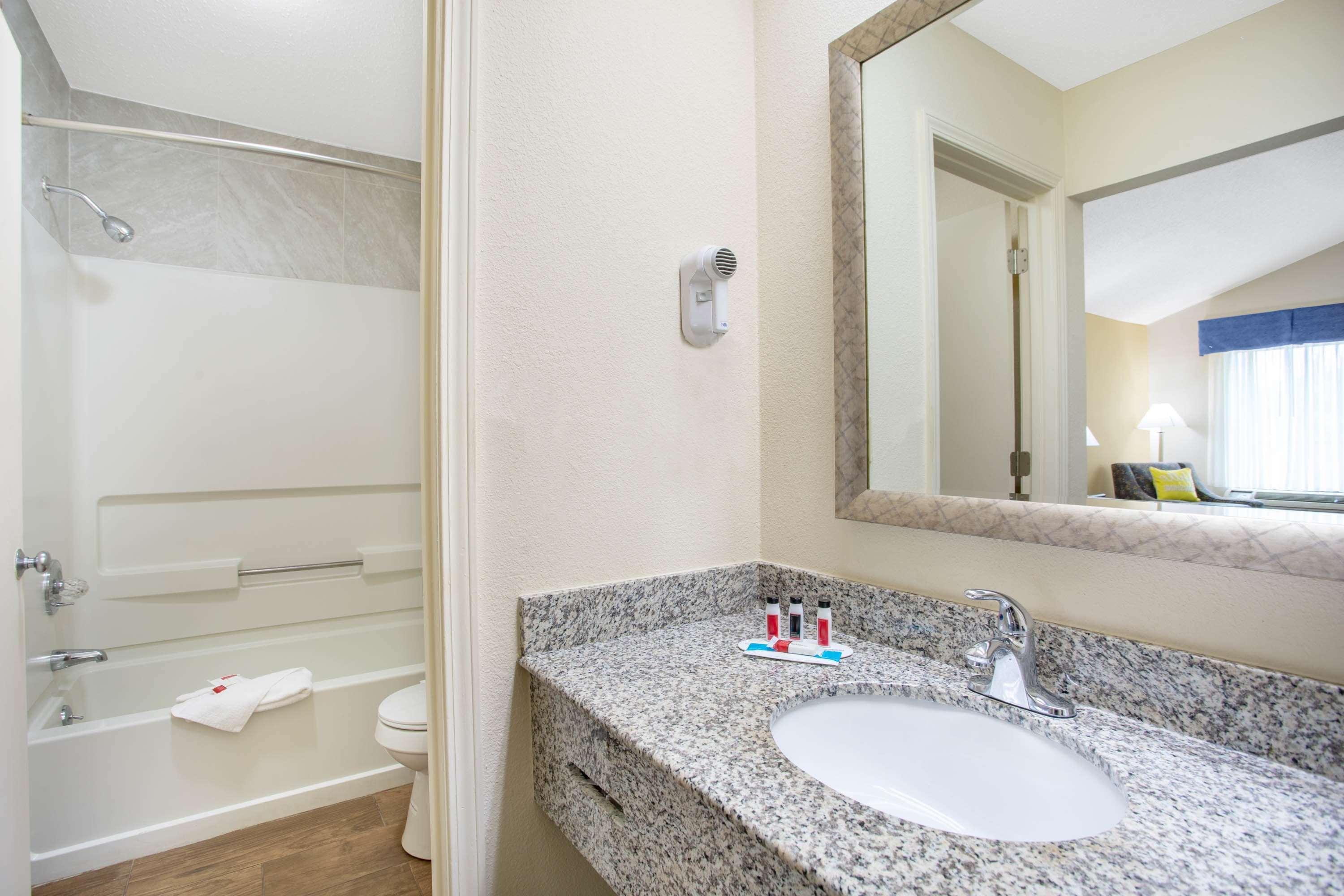 Days Inn By Wyndham Lake City Luaran gambar